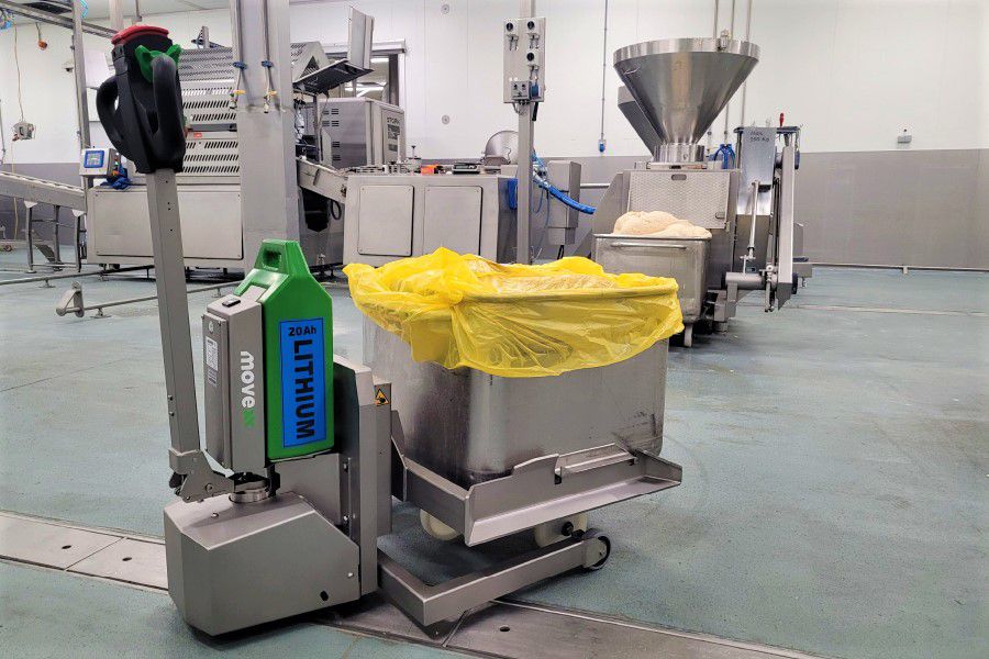 elektricky-tahac-movexx-tt1000-m-inox-eb-manipulace-eurobin-nerezovych-nadob-na-suroviny elektrický tahač movexx tt1000-m-inox-eb, manipulace eurobin nerezových nádob a vozíků na suroviny, potravinářský průmysl