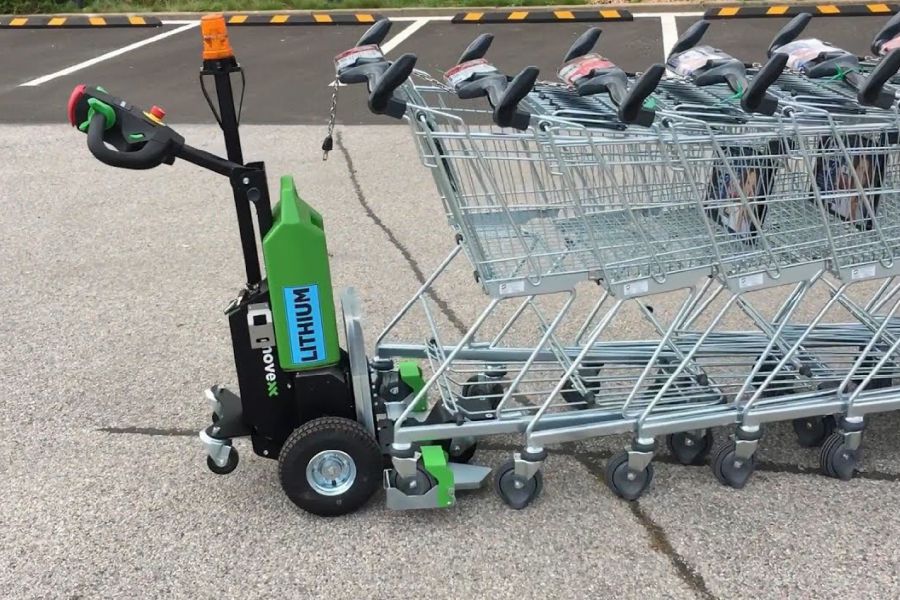 elektricky-tahac-movexx-tt1000-t-cp-manipulace-nakupnich-kosiku-voziku-supermarkety elektrický tahač movexx tt1000-t-cp, manipulace nákupních vozíků na parkovišti v supermarketu kaufland